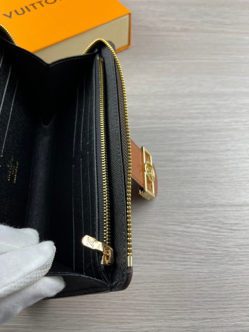 Louis Vuitton Dauphine Zip Around Wallet - Picture 8 of 8